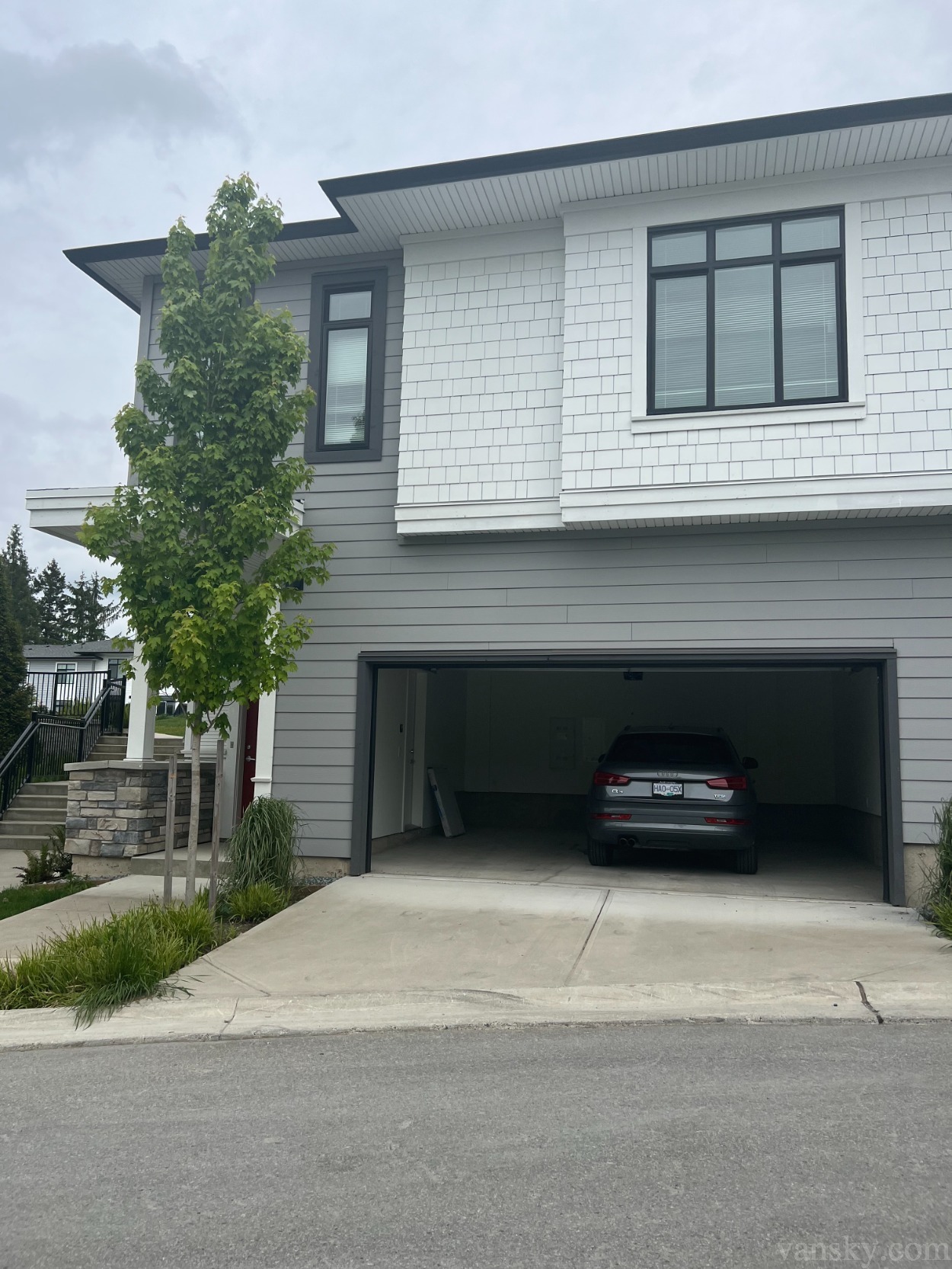 220525101932_15255 front.jpg